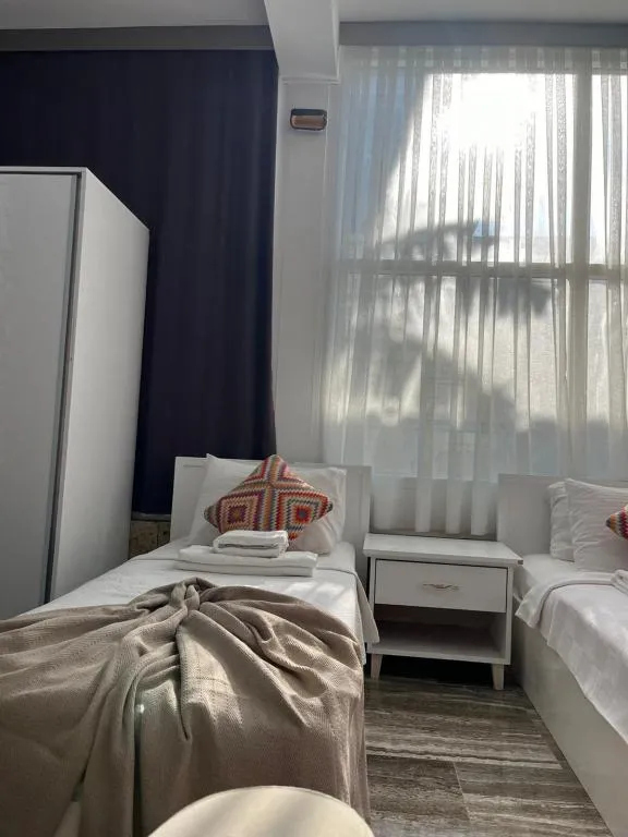 Family Room,Havuz Manzaralı