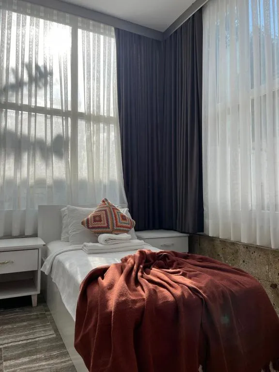Family Room,Havuz Manzaralı