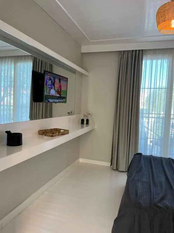 Deluxe Oda,Havuz Manzaralı,Balkonlu