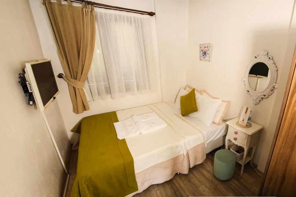 Ekonomik Oda (Oda Dışında Özel Banyo),Şehir Manzaralı