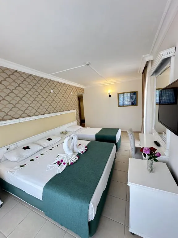 Triple,Deniz Manzaralı,Balkonlu
