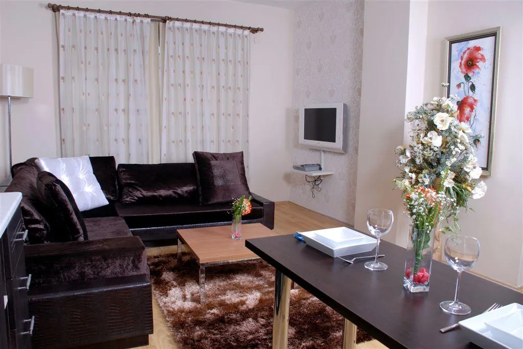 Triple,Şehir Manzaralı