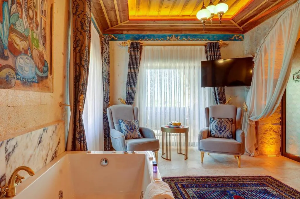 Deluxe Suit,Jakuzili ve Balkonlu