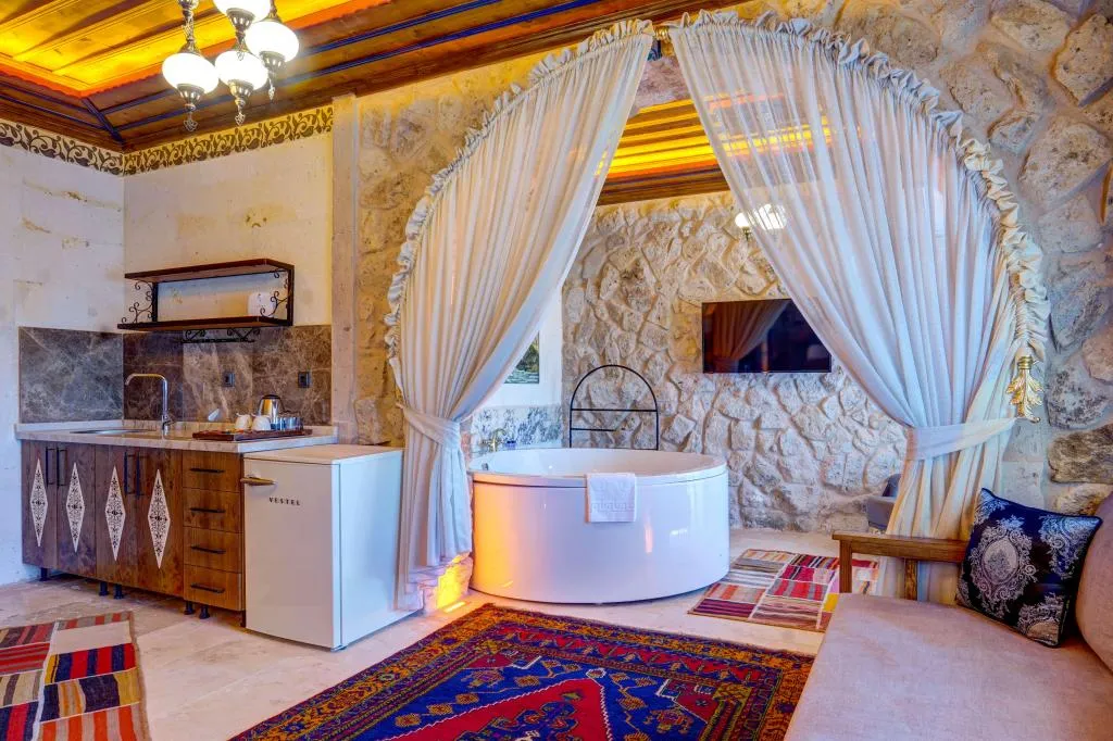 Deluxe Suit,Jakuzili ve Balkonlu