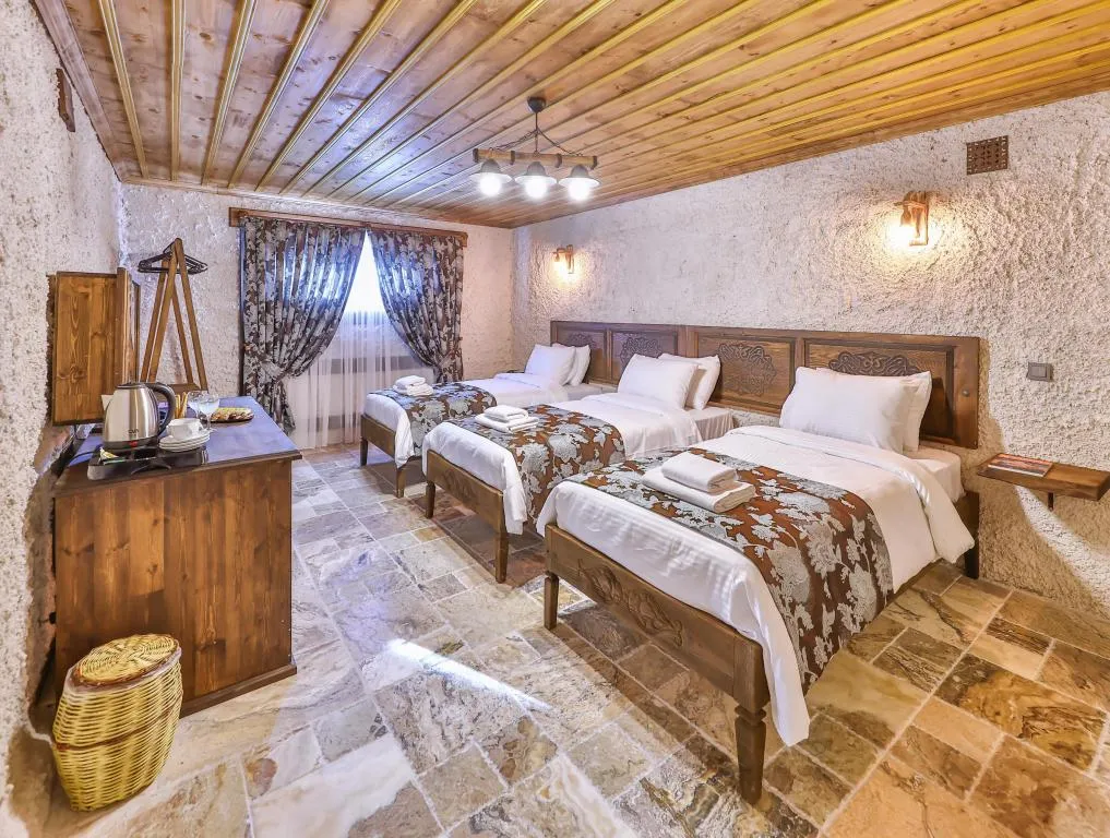 ECONOMY TRIPLE ROOM 104