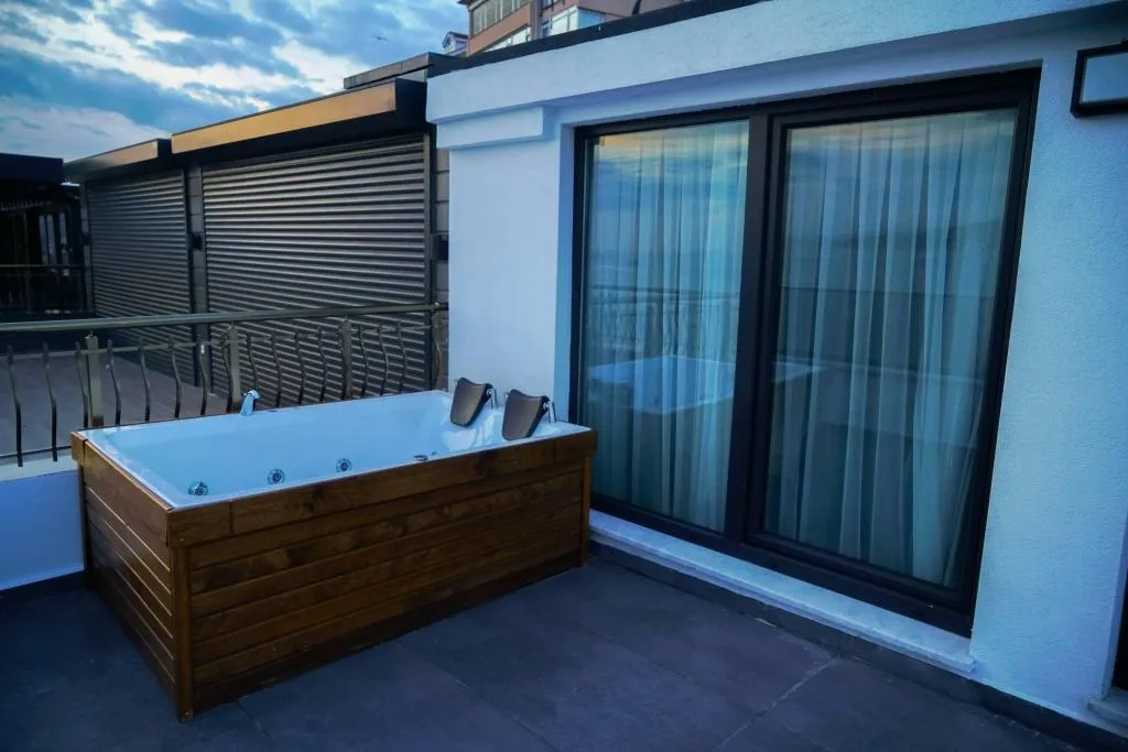 Executive Suite with King Size Bed, Sea View