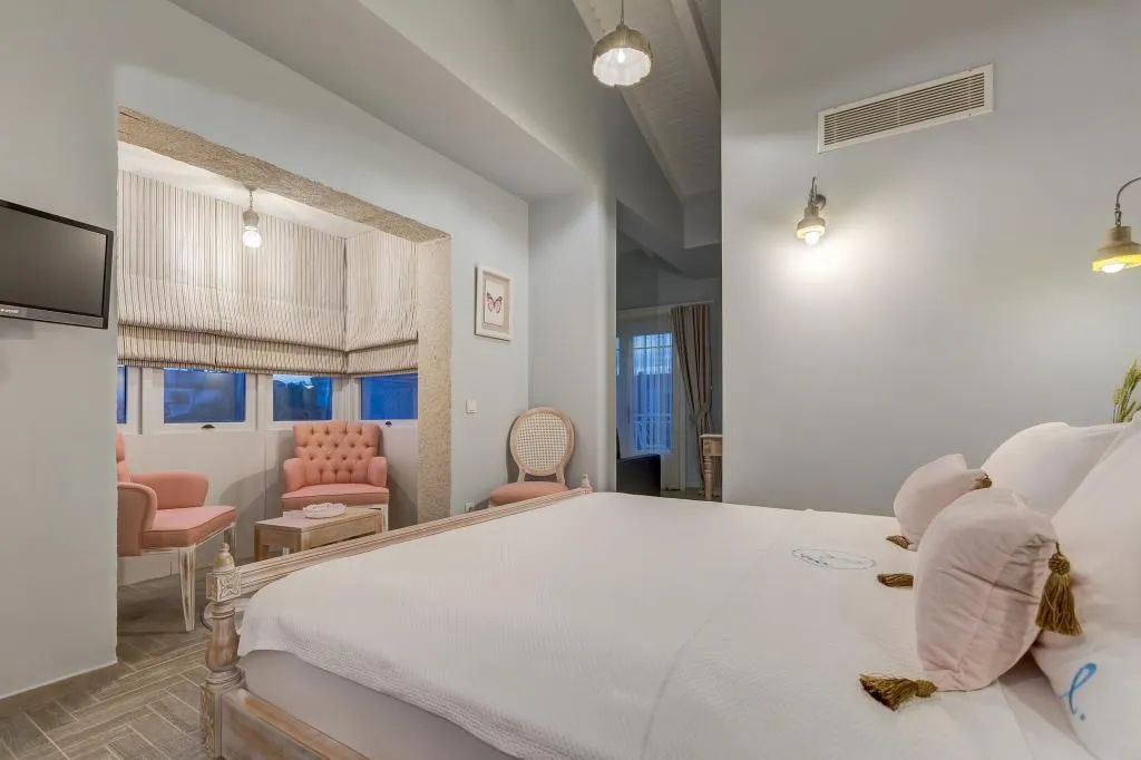 Suite,Havuz Manzaralı