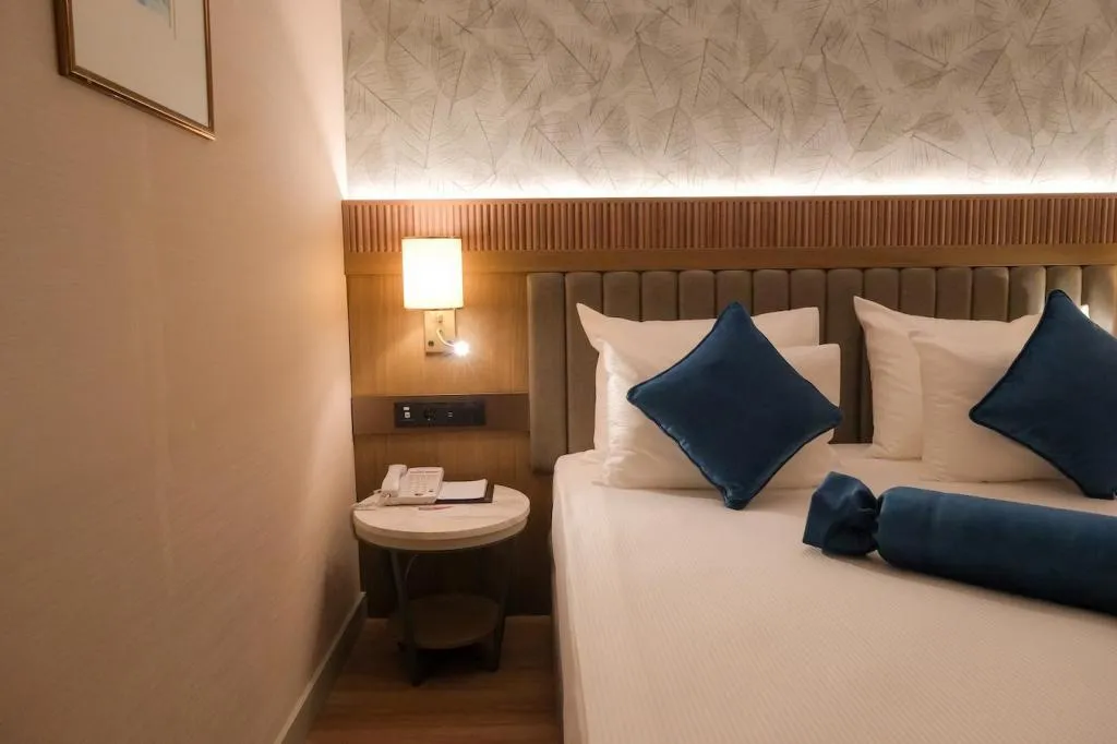 Atrium Room