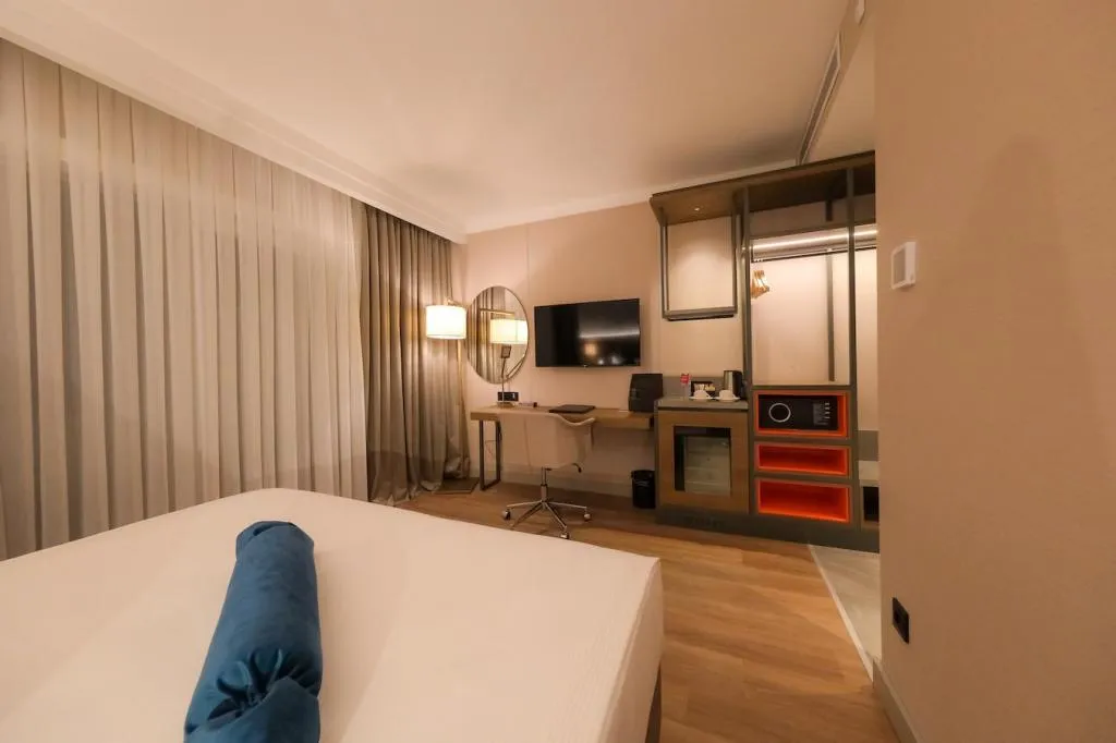 Atrium Room
