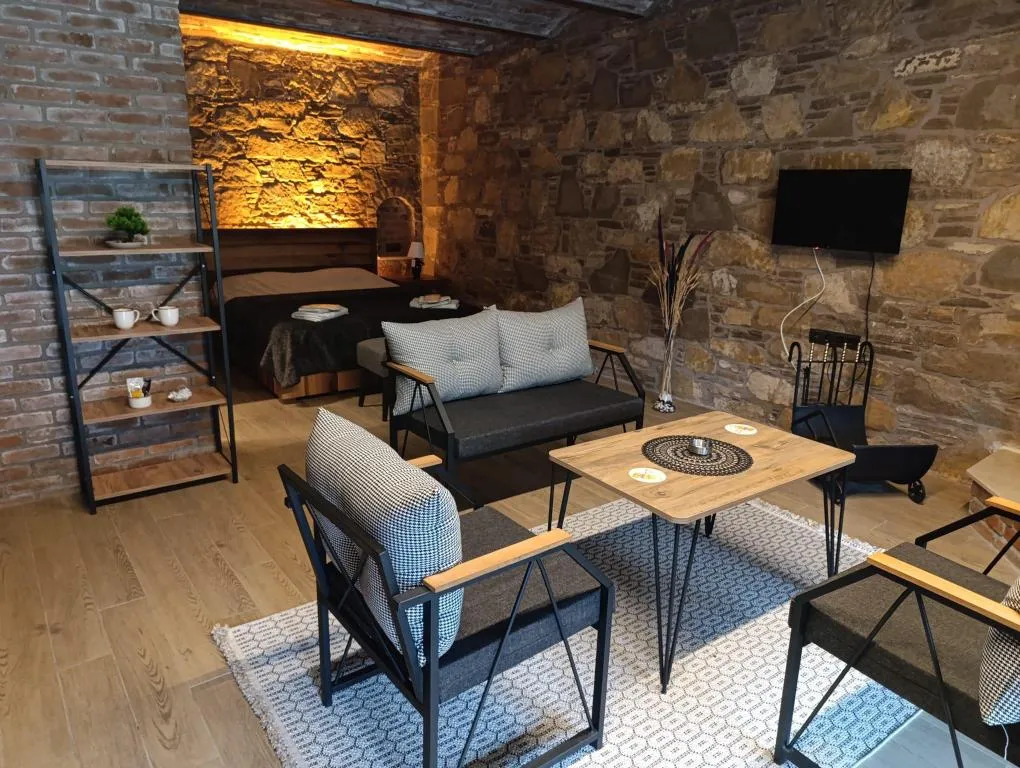 Deluxe Oda,Havuz ve Bahçe Manzaralı,Büyük Yataklı