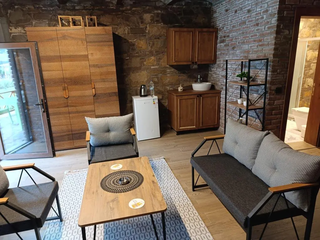 Deluxe Oda,Havuz ve Bahçe Manzaralı,Büyük Yataklı