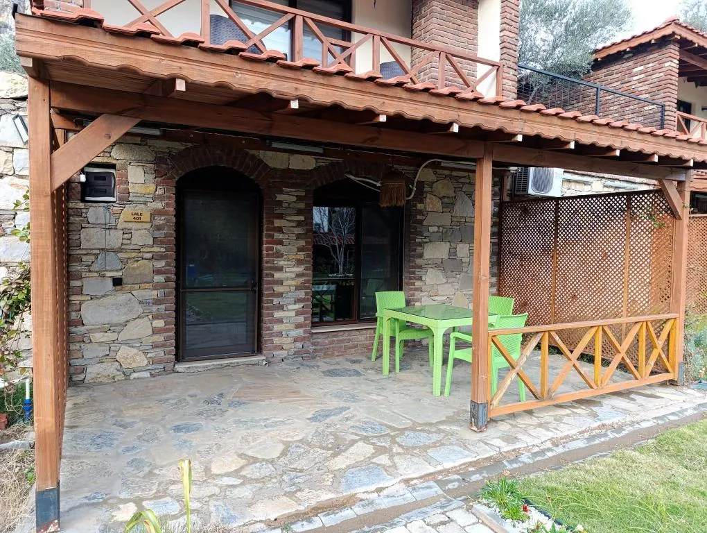 Deluxe Oda,Havuz ve Bahçe Manzaralı,Büyük Yataklı