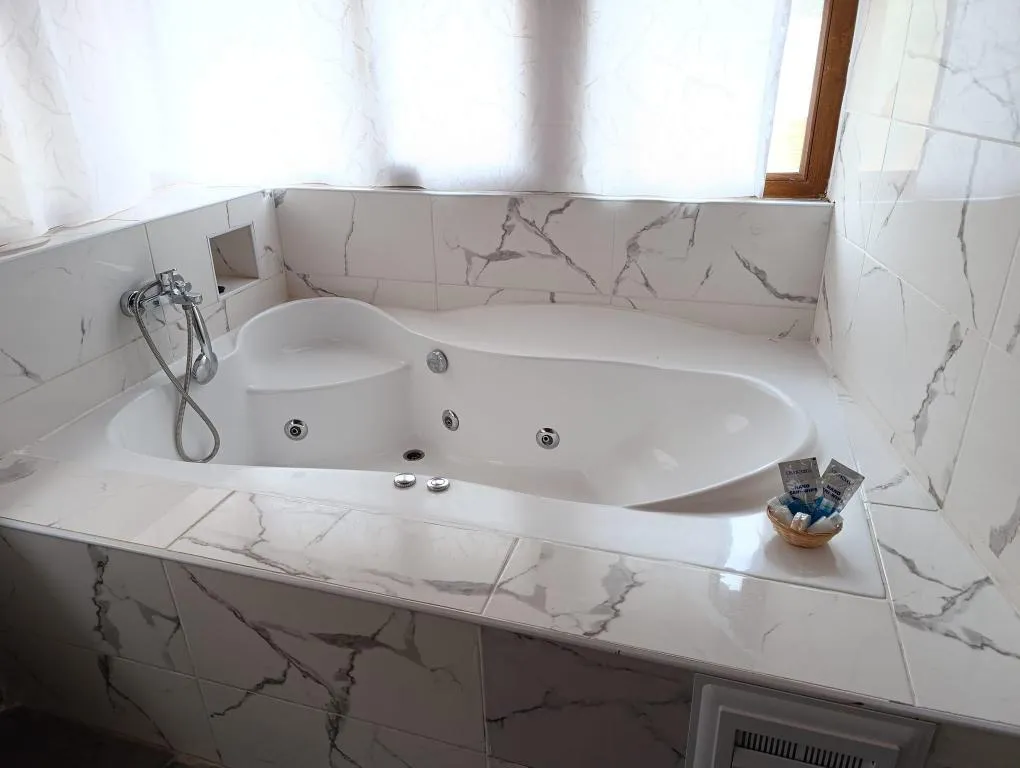 Deluxe Oda,Dağ veya Havuz Manzaralı,Jakuzili ve Verandalı