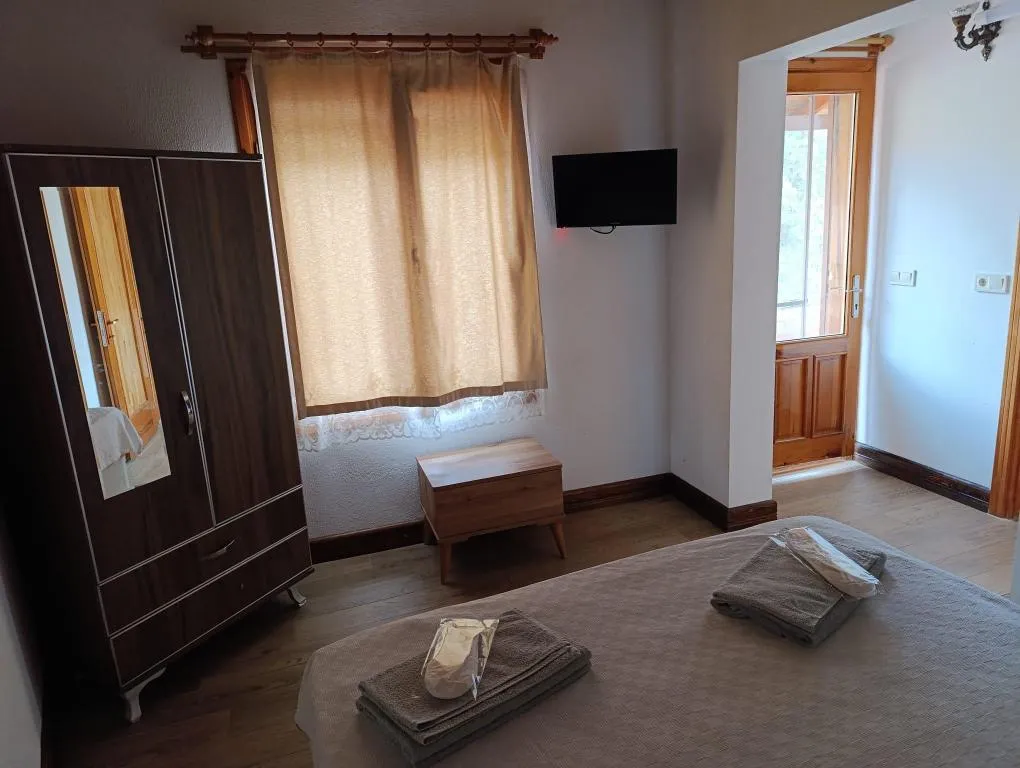 Standart Oda,Dağ veya Havuz Manzaralı