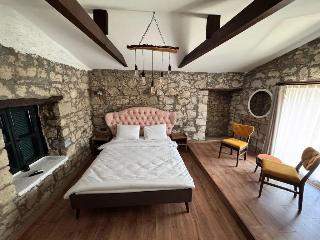Deluxe Oda,Bahçe veya Sokak Manzaralı,1. Kat