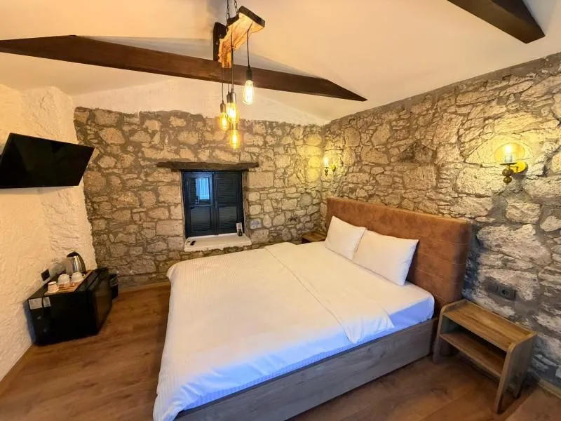 Deluxe Oda,Bahçe veya Sokak Manzaralı,1. Kat