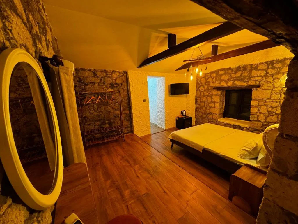 Deluxe Oda,Bahçe veya Sokak Manzaralı,1. Kat