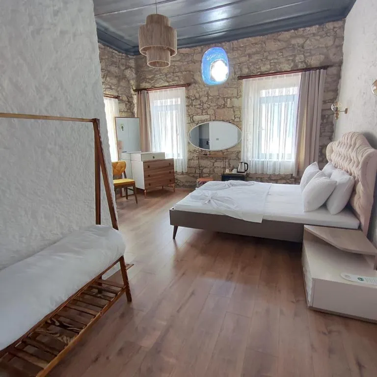 Deluxe Oda,Bahçe veya Sokak Manzaralı,1. Kat