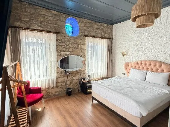 Deluxe Oda,Bahçe veya Sokak Manzaralı,1. Kat