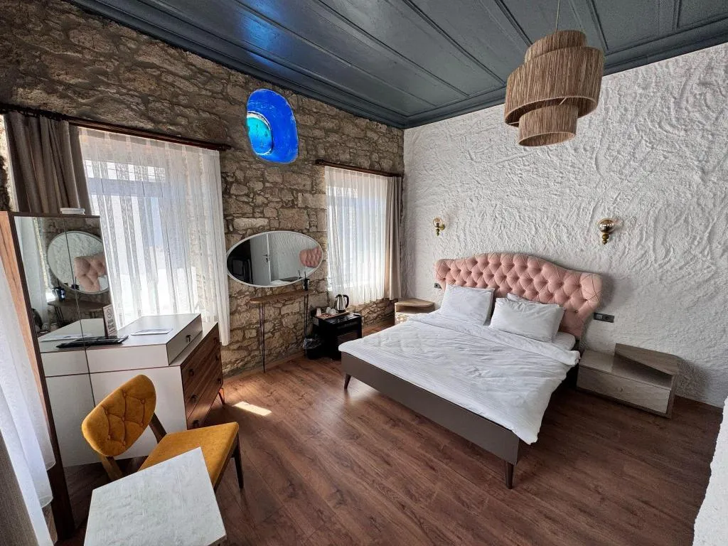 Deluxe Oda,Bahçe veya Sokak Manzaralı,1. Kat