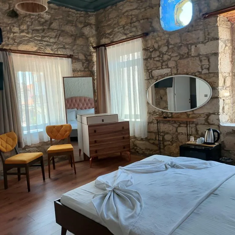 Deluxe Oda,Bahçe veya Sokak Manzaralı,1. Kat