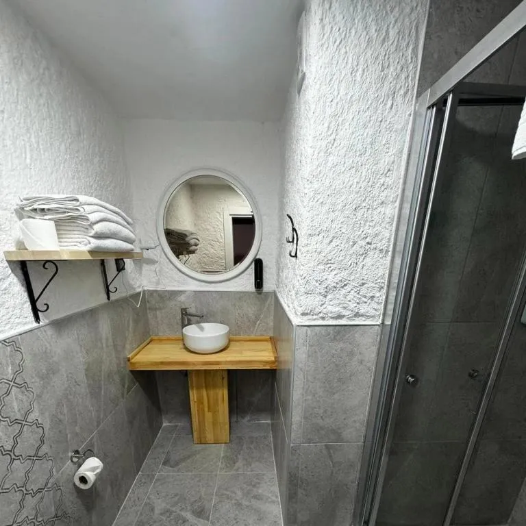Standart Oda,Bahçe veya Sokak Manzaralı,1. Kat