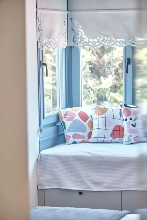 Cumbalı Standart Oda,Kara veya Havuz Manzaralı,1. Kat