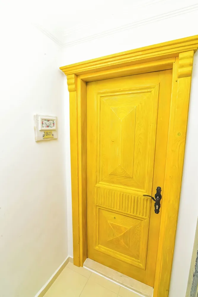 Economy Üç Kişilik Oda, Bahçe Manzaralı