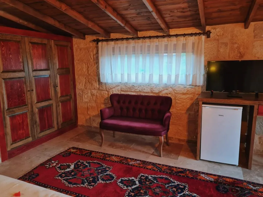 Özel Teraslı ve Çift Kişilik Jakuzili King Suit
