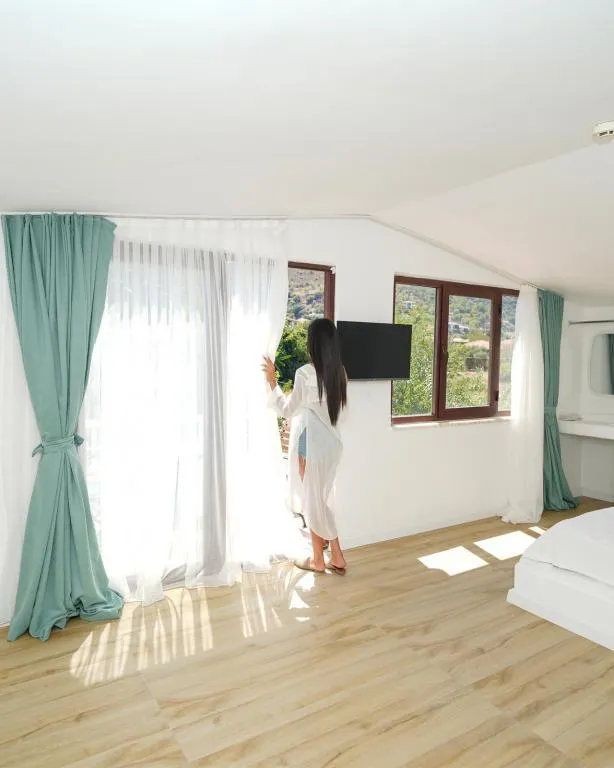 Kara Manzaralı Oda Double
