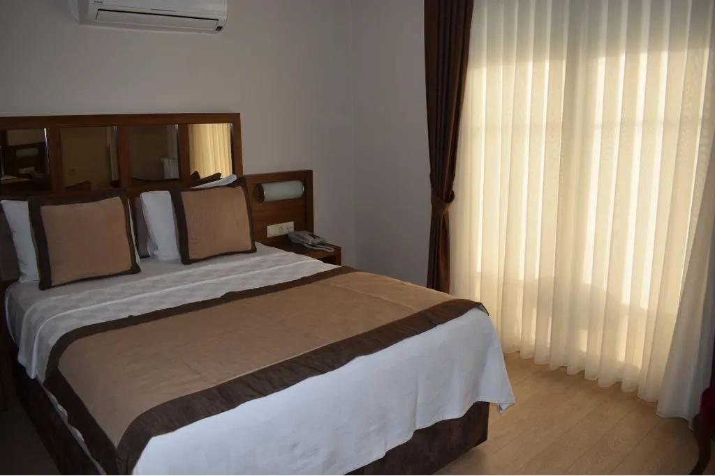 Standart Oda,Bahçe Manzaralı,Balkonlu