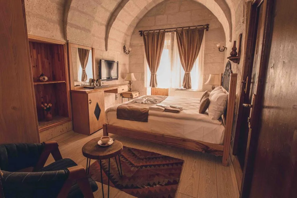 Standart Taş Oda,Kara Manzaralı,Balkonlu