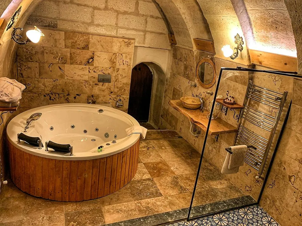 Jakuzili ve Şömineli Deluxe Oda,Veranda Manzaralı,Giriş Katı