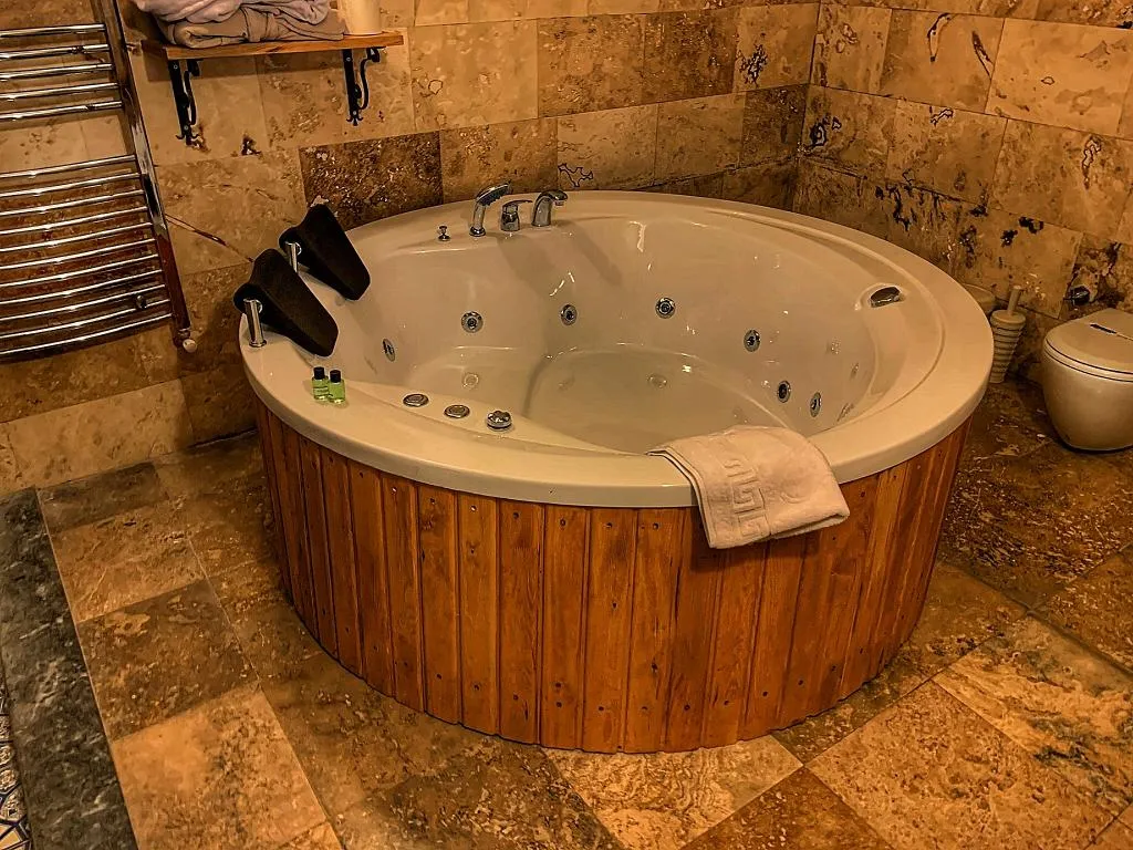 Jakuzili ve Şömineli Deluxe Oda,Veranda Manzaralı,Giriş Katı