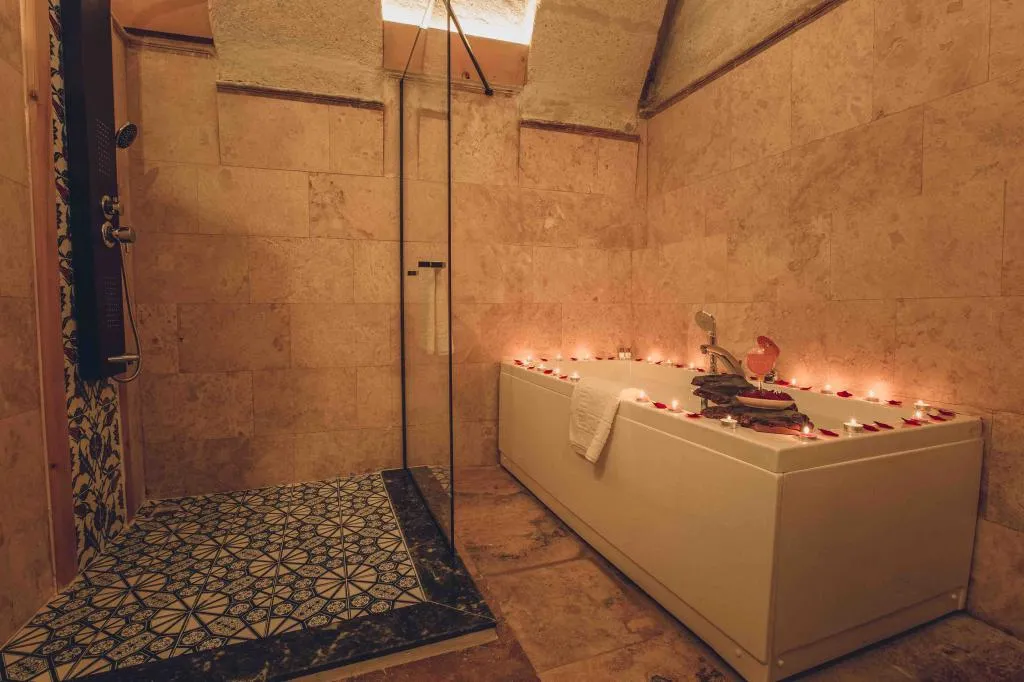 Jakuzili Cave Suite,Manzarasız,Giriş Katı