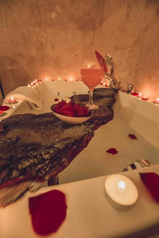 Jakuzili Cave Suite,Manzarasız,Giriş Katı