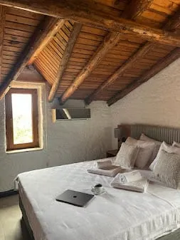 Taş Oda, Deniz veya Bahçe Manzaralı