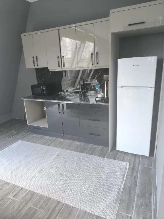 DELUXE BUNGALOV