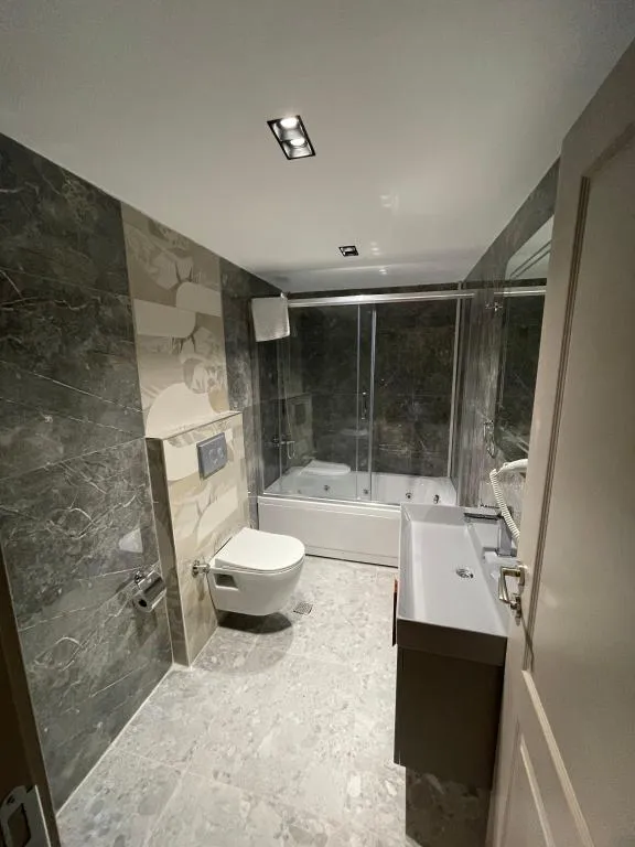 Suite,Jakuzili