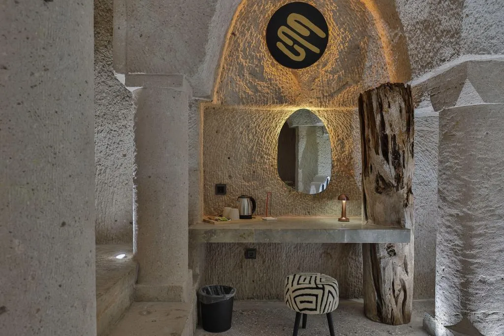 İmperial Cave Suit,Şömineli ve Isıtmalı Özel Havuz