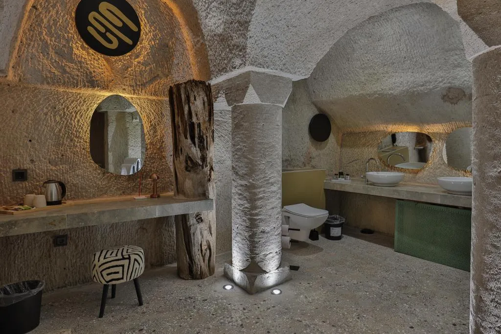 İmperial Cave Suit,Şömineli ve Isıtmalı Özel Havuz