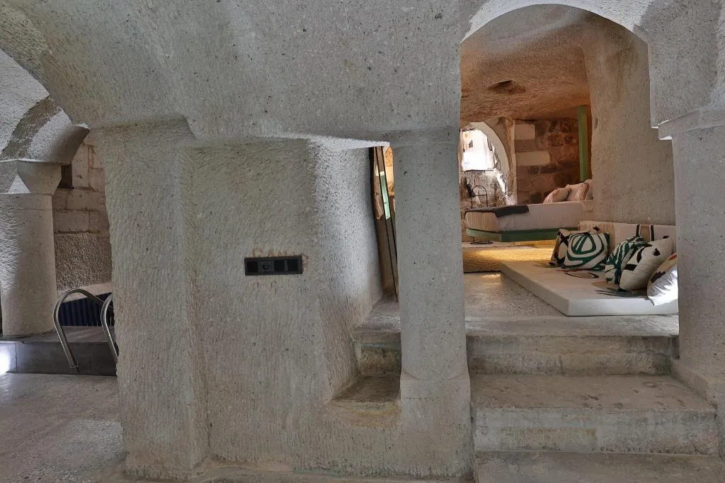 İmperial Cave Suit,Şömineli ve Isıtmalı Özel Havuz