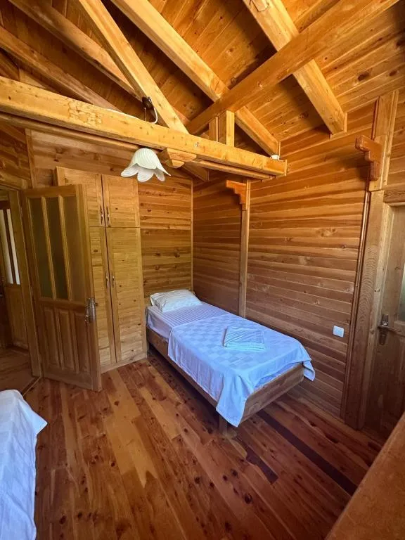 Aile Odası,Havuz ve Bahçe Manzaralı,2. Kat