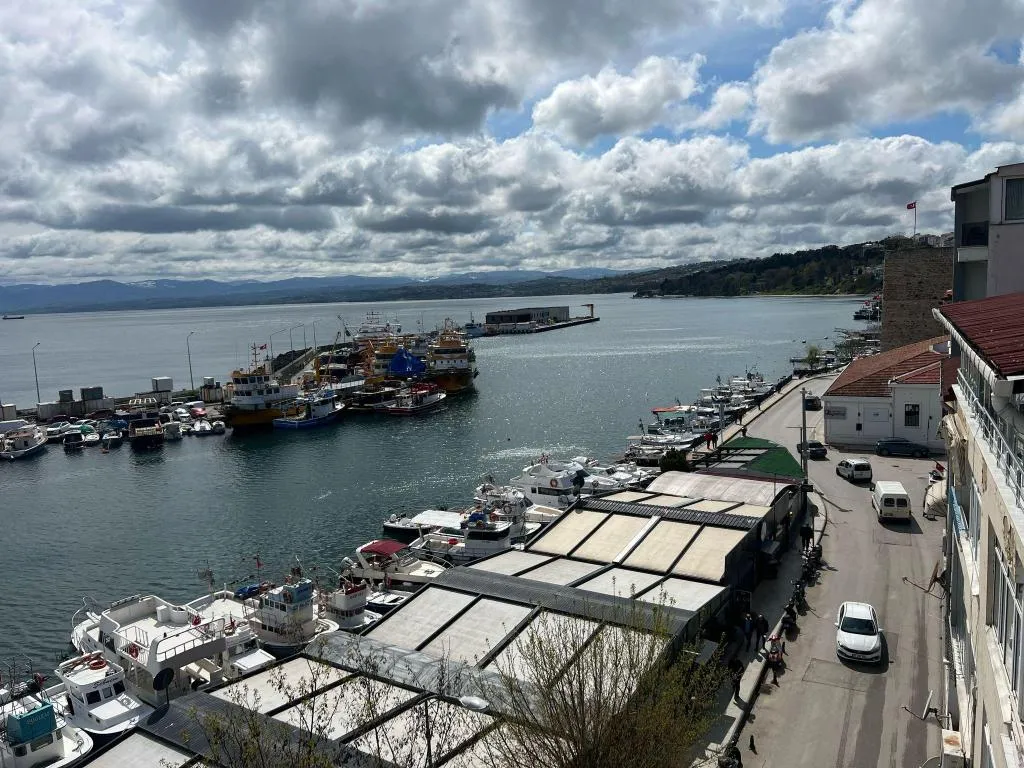 Deniz Manzaralı Balkonlu Oda