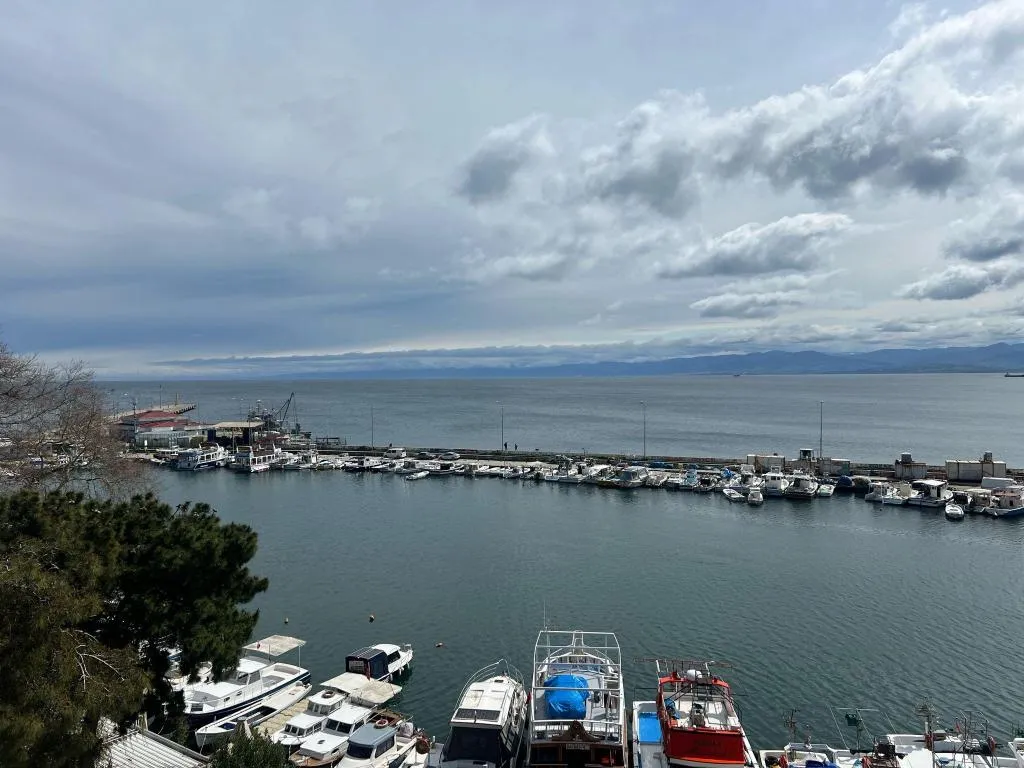 Deniz Manzaralı Balkonlu Oda