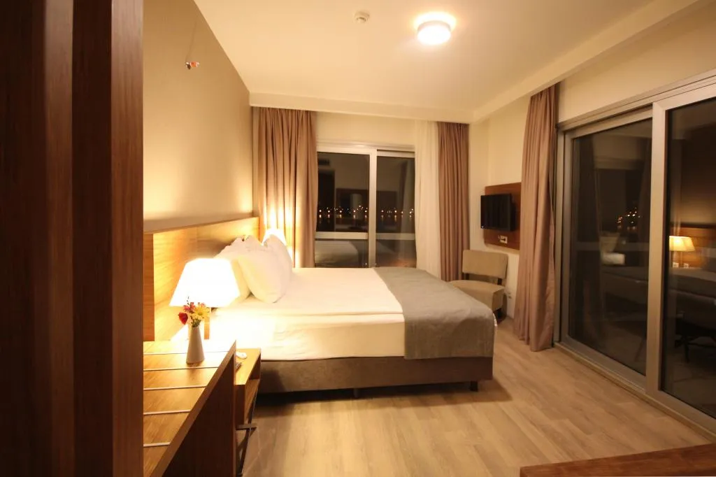 Standart Oda,Kara Manzaralı