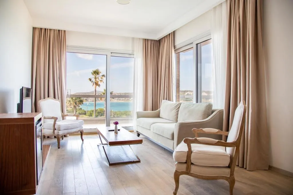 Suite,Deniz Manzaralı,Balkonlu