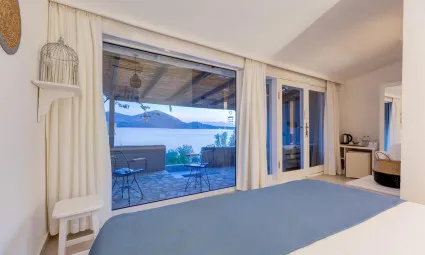 Deluxe Çift Kişilik Oda,Deniz Manzaralı,Teraslı