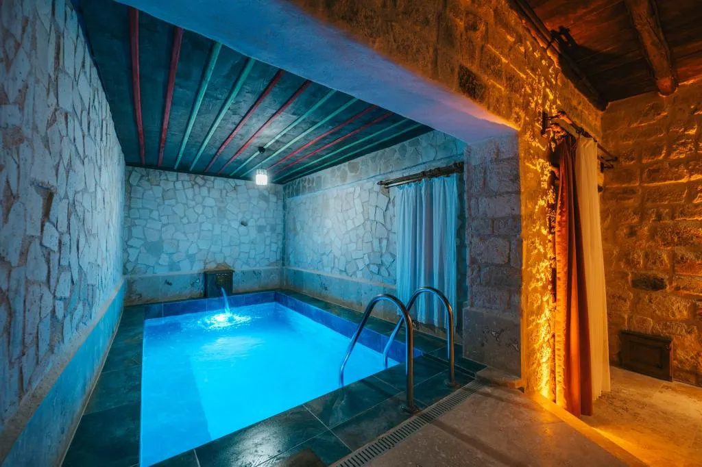 Deluxe Oda,Havuz Manzaralı,Isıtmalı Özel Havuzlu