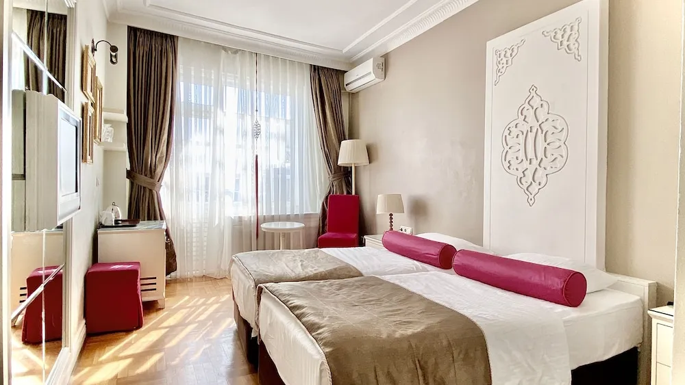 Standard Tek Büyük veya İki Ayrı Yataklı Oda